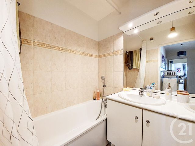 Afficher la photo en grand Appartement F4 à vendre - 4 pièces - 79.0 m2 - COLOMBES - 92 - ILE-DE-FRANCE - Century 21 Beaurepaire