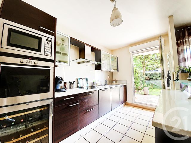 Appartement F4 à vendre - 4 pièces - 87.46 m2 - COLOMBES - 92 - ILE-DE-FRANCE - Century 21 Beaurepaire Appartement F4 à vendre - 4 pièces - 87.46 m2 - COLOMBES - 92 - ILE-DE-FRANCE - Century 21 Beaurepaire