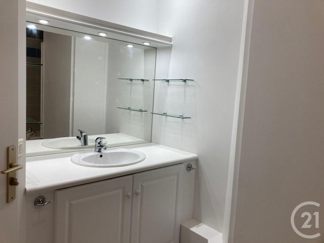 Appartement F3 à louer - 3 pièces - 70.22 m2 - SURESNES - 92 - ILE-DE-FRANCE - Century 21 Beaurepaire