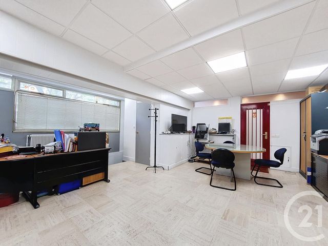 Afficher la photo en grand divers à vendre - 196.46 m2 - COURBEVOIE - 92 - ILE-DE-FRANCE - Century 21 Beaurepaire