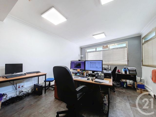 Afficher la photo en grand divers à vendre - 196.46 m2 - COURBEVOIE - 92 - ILE-DE-FRANCE - Century 21 Beaurepaire