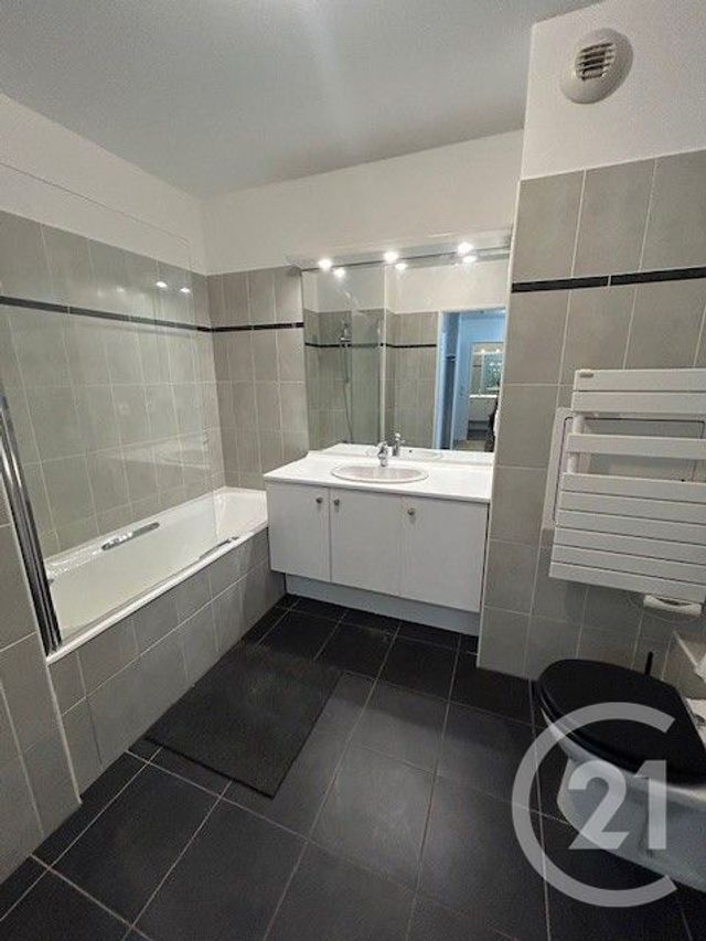 Appartement à louer - 2 pièces - 48.0 m2 - ASNIERES SUR SEINE - 92 - ILE-DE-FRANCE - Century 21 Beaurepaire