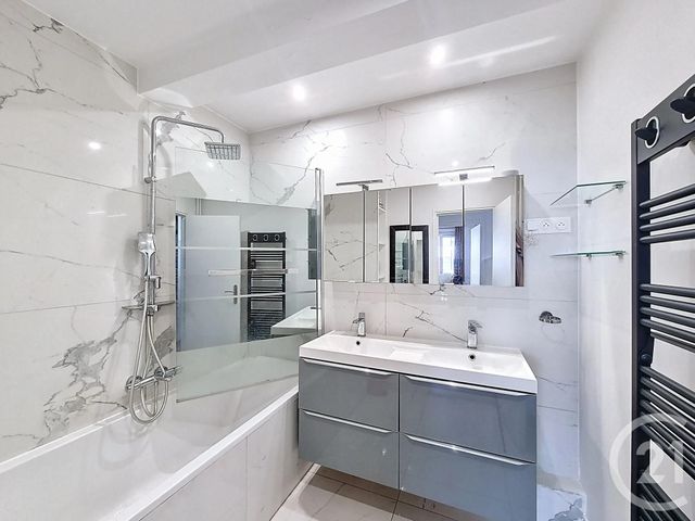 Appartement F5 à vendre - 5 pièces - 110.86 m2 - COLOMBES - 92 - ILE-DE-FRANCE - Century 21 Beaurepaire