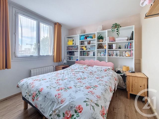 Afficher la photo en grand Appartement F4 à vendre - 4 pièces - 68.56 m2 - COLOMBES - 92 - ILE-DE-FRANCE - Century 21 Beaurepaire