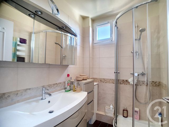 Afficher la photo en grand Appartement F4 à vendre - 4 pièces - 68.56 m2 - COLOMBES - 92 - ILE-DE-FRANCE - Century 21 Beaurepaire