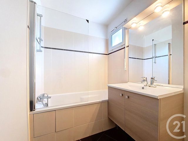 Afficher la photo en grand Appartement F3 à vendre - 3 pièces - 67.69 m2 - ASNIERES SUR SEINE - 92 - ILE-DE-FRANCE - Century 21 Beaurepaire