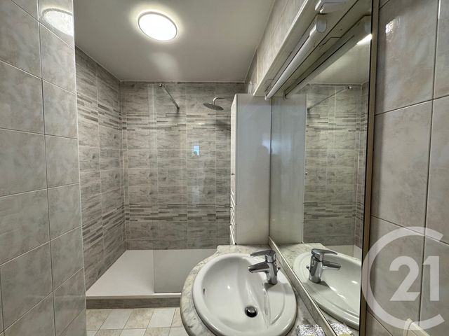 Appartement F2 à louer - 2 pièces - 52.76 m2 - COURBEVOIE - 92 - ILE-DE-FRANCE - Century 21 Beaurepaire