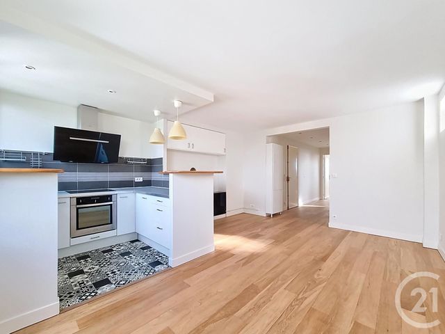 Afficher la photo en grand Appartement F2 à vendre - 2 pièces - 49.0 m2 - COLOMBES - 92 - ILE-DE-FRANCE - Century 21 Beaurepaire