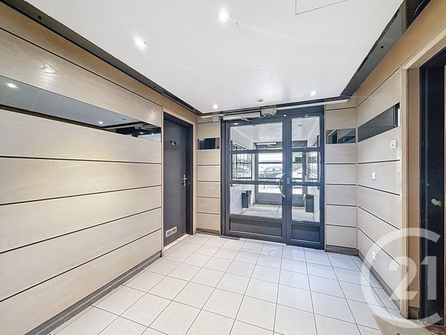 Afficher la photo en grand Appartement F1 à vendre - 1 pièce - 34.1 m2 - ASNIERES SUR SEINE - 92 - ILE-DE-FRANCE - Century 21 Beaurepaire