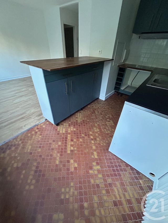 Afficher la photo en grand Appartement à louer - 2 pièces - 38.8 m2 - NEUILLY SUR SEINE - 92 - ILE-DE-FRANCE - Century 21 Beaurepaire