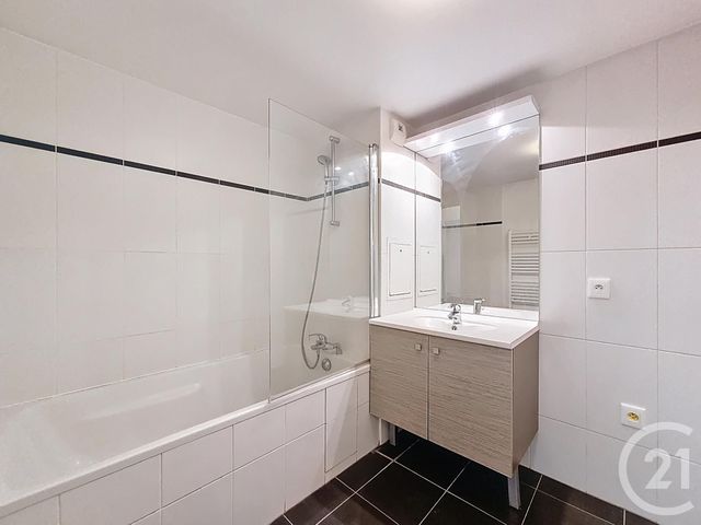 Appartement F3 à vendre - 3 pièces - 52.9 m2 - COLOMBES - 92 - ILE-DE-FRANCE - Century 21 Beaurepaire