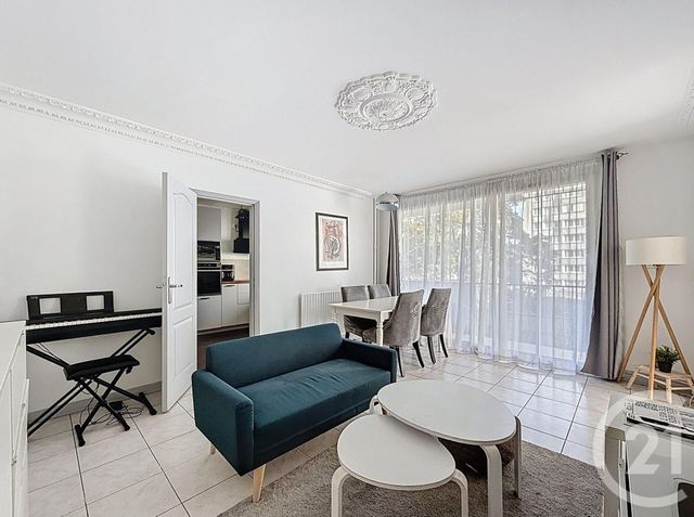 Afficher la photo en grand Appartement F5 à vendre - 5 pièces - 93.25 m2 - COLOMBES - 92 - ILE-DE-FRANCE - Century 21 Beaurepaire