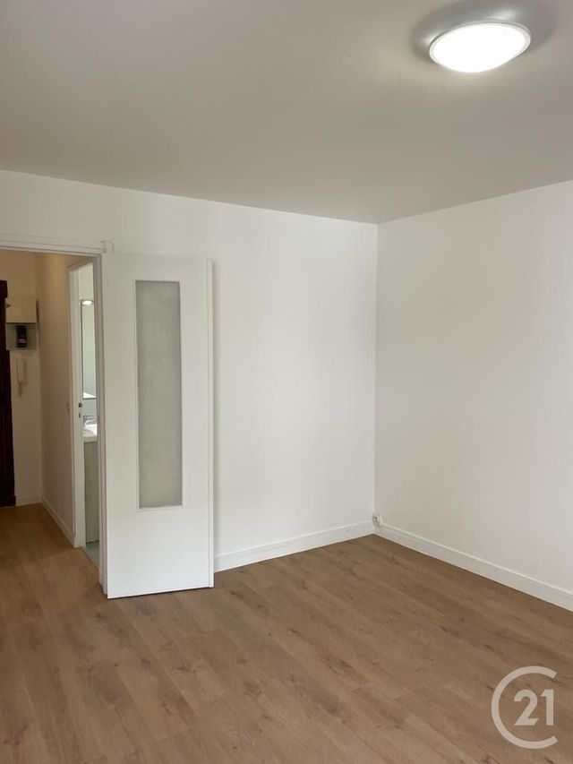 Appartement F1 à louer - 1 pièce - 30.0 m2 - ASNIERES SUR SEINE - 92 - ILE-DE-FRANCE - Century 21 Beaurepaire