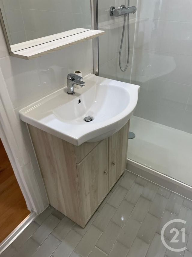 Appartement F1 à louer - 1 pièce - 30.0 m2 - ASNIERES SUR SEINE - 92 - ILE-DE-FRANCE - Century 21 Beaurepaire