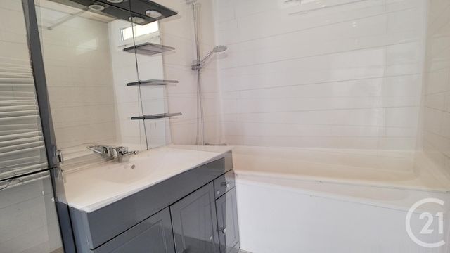 Afficher la photo en grand Appartement F3 à louer - 3 pièces - 54.62 m2 - COLOMBES - 92 - ILE-DE-FRANCE - Century 21 Beaurepaire