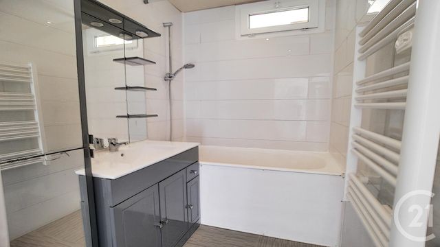 Afficher la photo en grand Appartement F3 à louer - 3 pièces - 54.62 m2 - COLOMBES - 92 - ILE-DE-FRANCE - Century 21 Beaurepaire