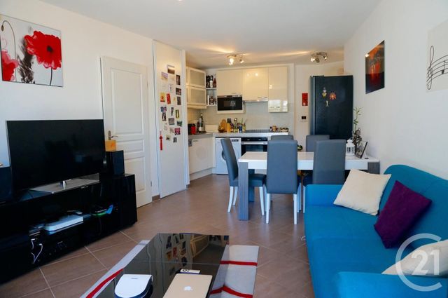 Afficher la photo en grand Appartement à louer - 2 pièces - 43.0 m2 - ISSY LES MOULINEAUX - 92 - ILE-DE-FRANCE - Century 21 Beaurepaire