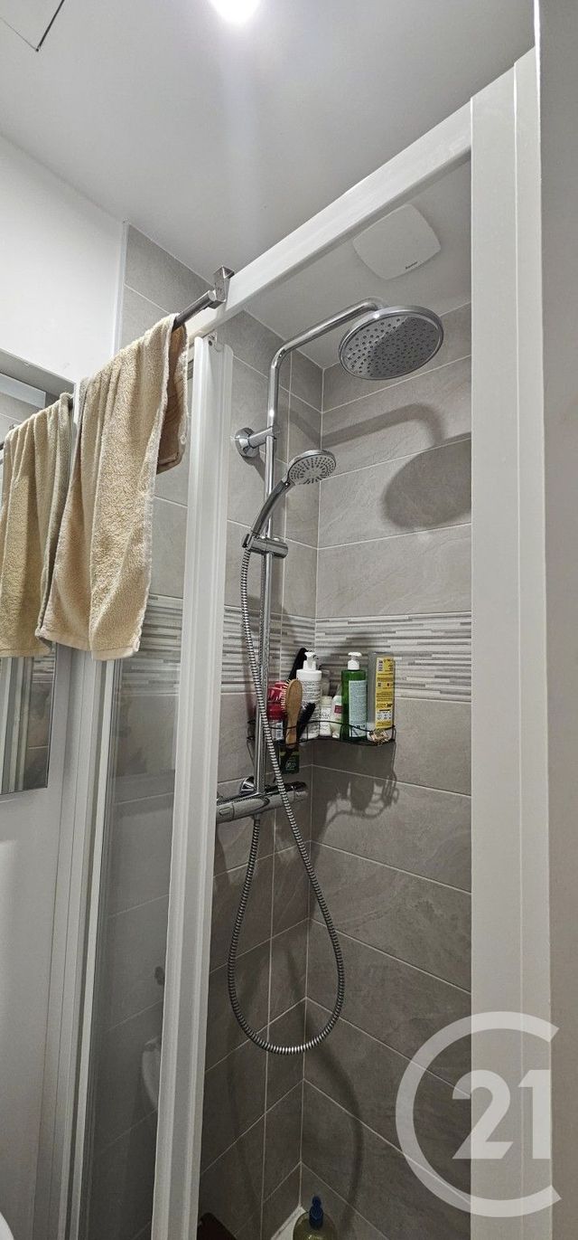 Appartement F1 à louer - 1 pièce - 24.0 m2 - ASNIERES SUR SEINE - 92 - ILE-DE-FRANCE - Century 21 Beaurepaire