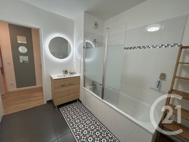 Appartement à louer - 3 pièces - 62.0 m2 - COLOMBES - 92 - ILE-DE-FRANCE - Century 21 Beaurepaire