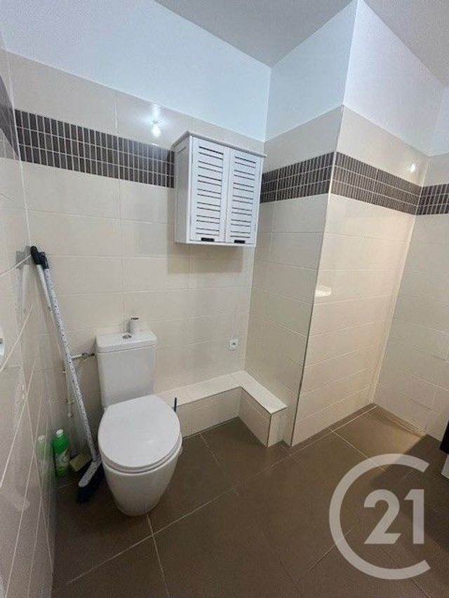 Appartement à louer - 2 pièces - 45.0 m2 - BOIS COLOMBES - 92 - ILE-DE-FRANCE - Century 21 Beaurepaire