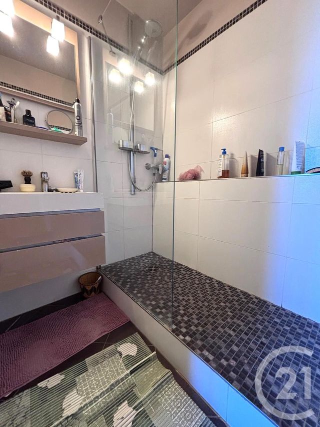 Appartement F3 à vendre - 3 pièces - 56.23 m2 - LA GARENNE COLOMBES - 92 - ILE-DE-FRANCE - Century 21 Beaurepaire