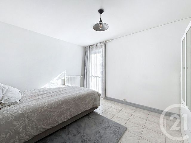 Appartement F5 à vendre - 5 pièces - 93.25 m2 - COLOMBES - 92 - ILE-DE-FRANCE - Century 21 Beaurepaire