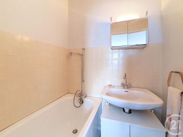 Appartement F5 à vendre - 5 pièces - 94.42 m2 - COLOMBES - 92 - ILE-DE-FRANCE - Century 21 Beaurepaire