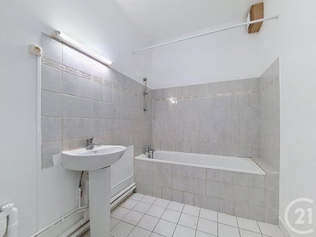 Appartement Studio à vendre - 1 pièce - 32.42 m2 - LA GARENNE COLOMBES - 92 - ILE-DE-FRANCE - Century 21 Beaurepaire