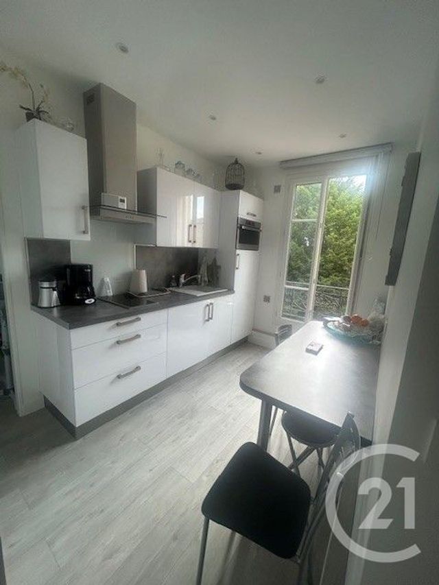 Appartement F1 à louer - 1 pièce - 23.0 m2 - BOIS COLOMBES - 92 - ILE-DE-FRANCE - Century 21 Beaurepaire