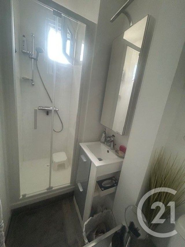 Appartement F1 à louer - 1 pièce - 23.0 m2 - BOIS COLOMBES - 92 - ILE-DE-FRANCE - Century 21 Beaurepaire