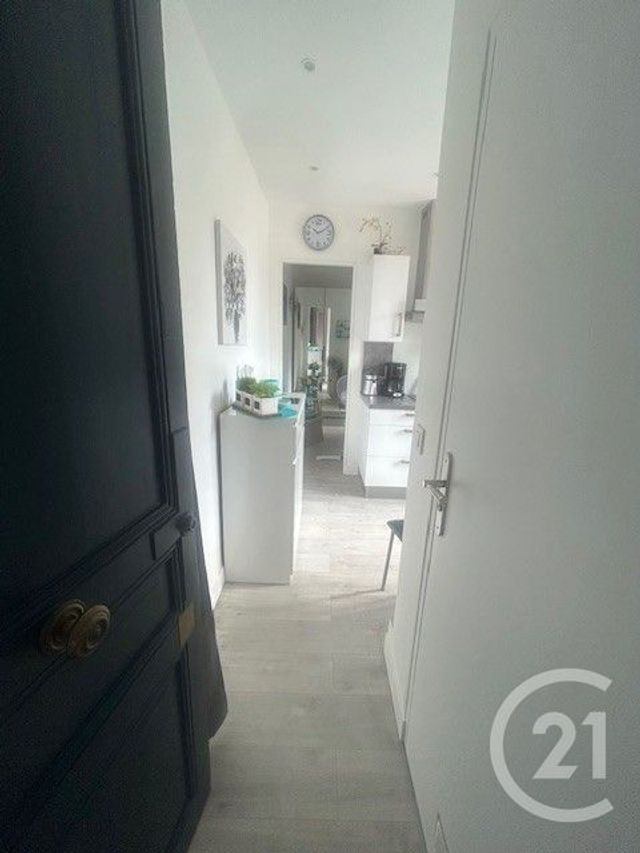 Appartement F1 à louer - 1 pièce - 23.0 m2 - BOIS COLOMBES - 92 - ILE-DE-FRANCE - Century 21 Beaurepaire
