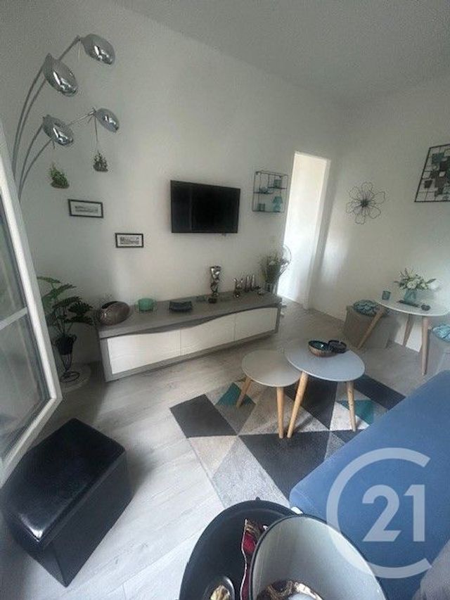 Appartement F1 à louer - 1 pièce - 23.0 m2 - BOIS COLOMBES - 92 - ILE-DE-FRANCE - Century 21 Beaurepaire