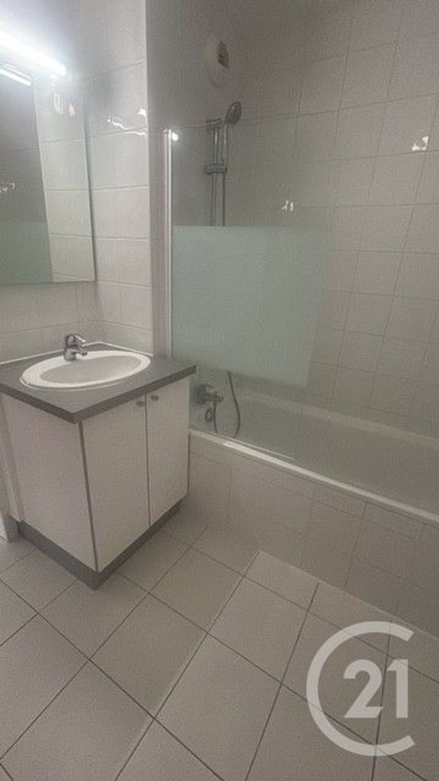 Appartement F3 à louer - 3 pièces - 61.0 m2 - ARGENTEUIL - 95 - ILE-DE-FRANCE - Century 21 Beaurepaire