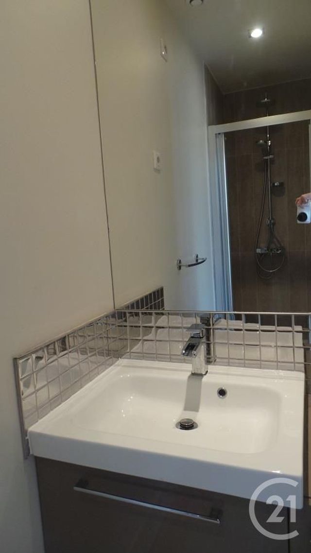 Appartement à louer - 2 pièces - 26.95 m2 - ASNIERES SUR SEINE - 92 - ILE-DE-FRANCE - Century 21 Beaurepaire