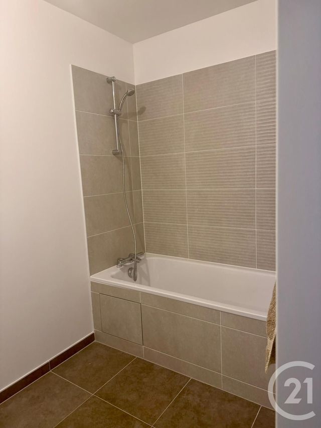 Appartement à louer - 2 pièces - 42.0 m2 - COLOMBES - 92 - ILE-DE-FRANCE - Century 21 Beaurepaire