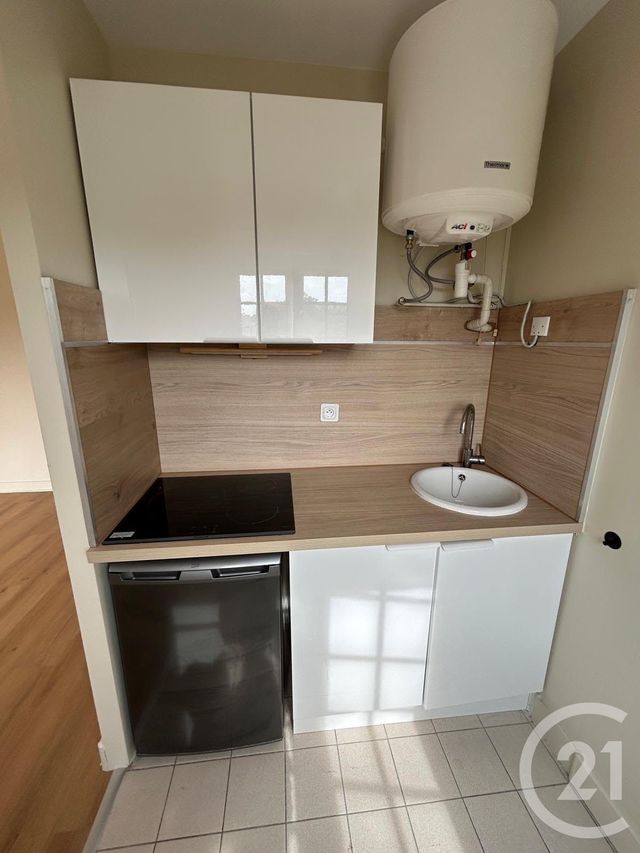 Appartement F1 à louer - 1 pièce - 24.0 m2 - ASNIERES SUR SEINE - 92 - ILE-DE-FRANCE - Century 21 Beaurepaire