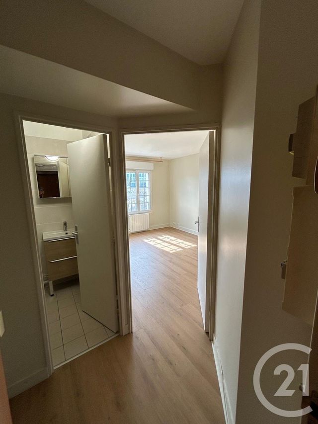 Appartement F1 à louer - 1 pièce - 24.0 m2 - ASNIERES SUR SEINE - 92 - ILE-DE-FRANCE - Century 21 Beaurepaire